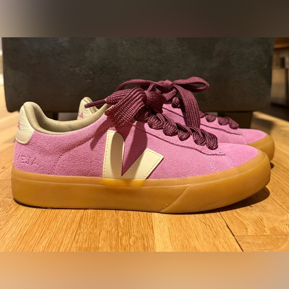 EUC Veja Women's Campo Bold